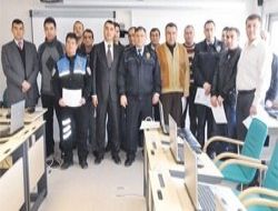 Polise,kadına karşı şiddet semineri