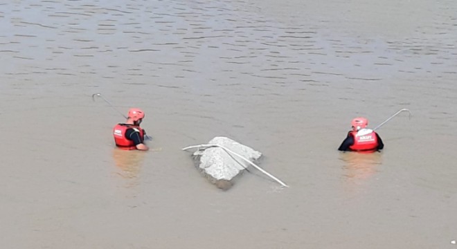 AKUT, Rize sel felaketinde 16 vatandaşı güvenli alana tahliye etti