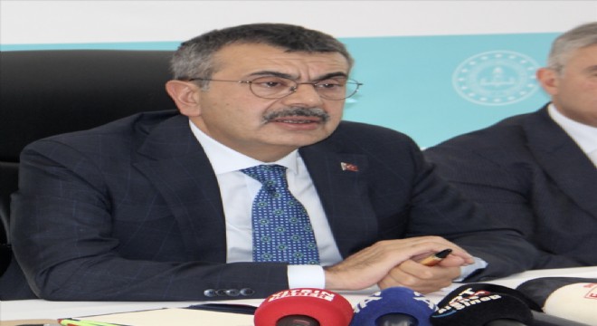 Bakan Tekin: Etkileşimli Tahta Kurulumları Tamamlanmak Üzere