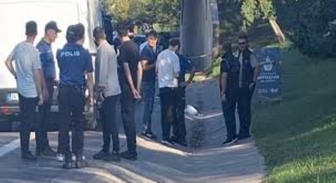 Beykoz da Yol Kenarında 2 El Bombası Bulundu