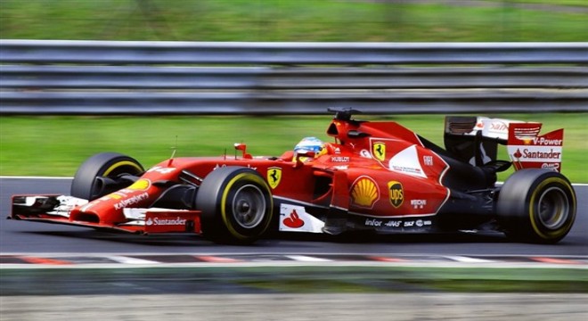Formula 1 Avustralya Grand Prix sinde zafer Charles Leclerc in