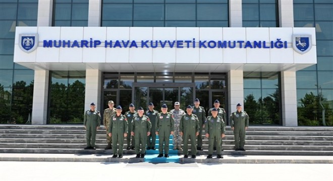 Genelkurmay Başkanı Gürak, Muharip Hava Kuvvetleri Komutanlığı nda incelemelerde bulundu