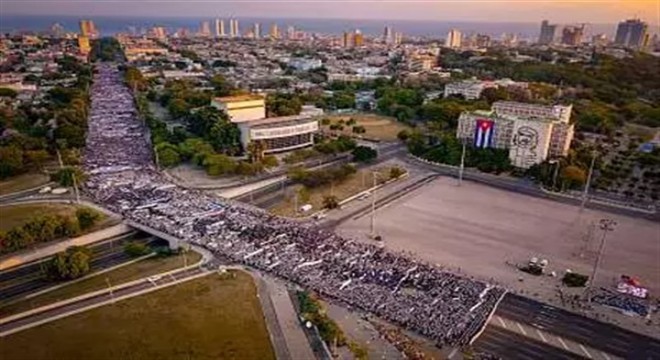 Küba’da ABD’nin yaptırımına protesto mitingi