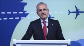 Bakan Uraloğlu: 2024’te Havalimanlarımız 230 Milyon Yolcuya Hizmet Verdi