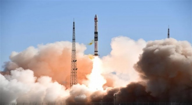 Çin, 12’nci Kuaizhou uydusunu başarıyla fırlattı