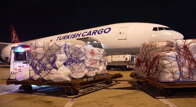 Çin den Türkiye ye gönderilen afet yardım malzemeleri İstanbul a ulaştı