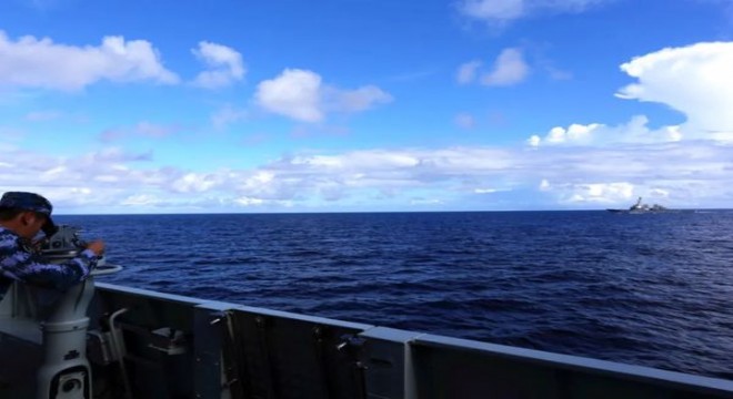Çin ordusu ABD savaş gemisini Çin karasularına izinsiz girmesi nedeniyle uyardı